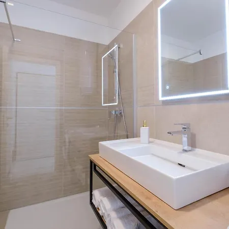 Mb Luxury Apartments Zara Esterno foto